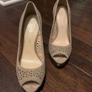 Enzo Angiolini peep toe heels size 4